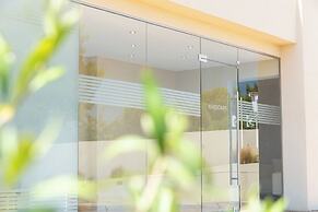 AIRSCAPE HOTEL FREE SHUTTLE ATH AIRPORT