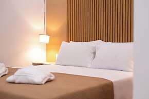 AIRSCAPE HOTEL FREE SHUTTLE ATH AIRPORT