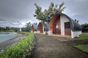 Palm Cabanas Resort