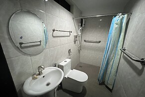 Palm Cabanas Resort