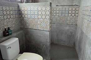 Sukhum Huai Khwang Guest House