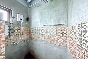 Sukhum Huai Khwang Guest House