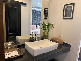 Angkor Home 27