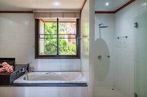 4BR Villa beach walking distance KBR44