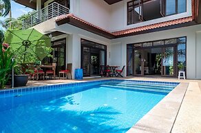 4BR Villa beach walking distance KBR44