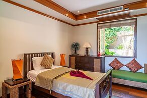 4BR Villa beach walking distance KBR44