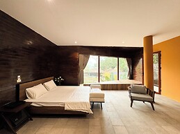 Cendana Trang An Retreat
