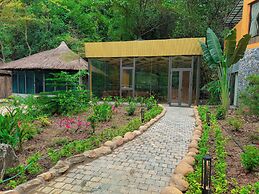 Cendana Trang An Retreat