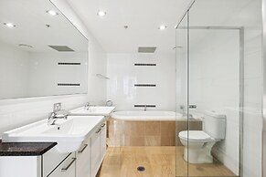 Ocean View 3-bed With Gym, Pool