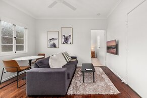 Charming 1-bed Cottage With Garden Retreat