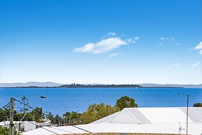 Stylish 4-bed Townhouse With Panoramic Ocean Views