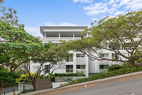 2-bed Getaway With Shared Pool & BBQ Access