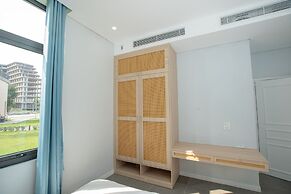Solar LuxStay Villa - Long Beach