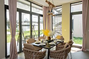 Solar LuxStay Villa - Long Beach