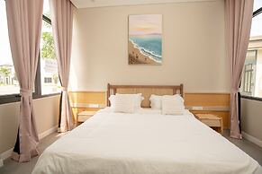 Solar LuxStay Villa - Long Beach