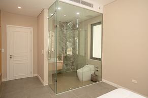 Solar LuxStay Villa - Long Beach