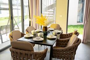 Solar LuxStay Villa - Long Beach