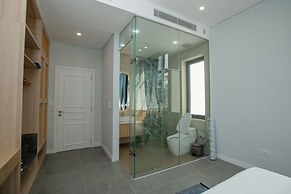 Solar LuxStay Villa - Long Beach