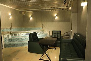 ShedevrPLAZA
