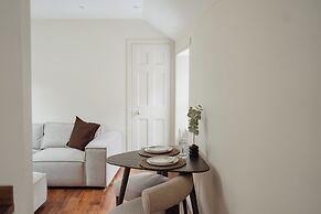Charming Central Mews Home with Secure Parking