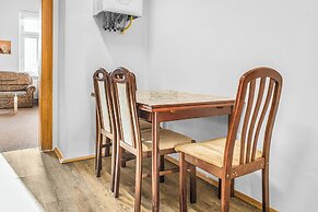 Cozy 2BR Apt Next to Millennium Tower