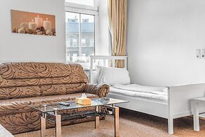 Cozy 2BR Apt Next to Millennium Tower