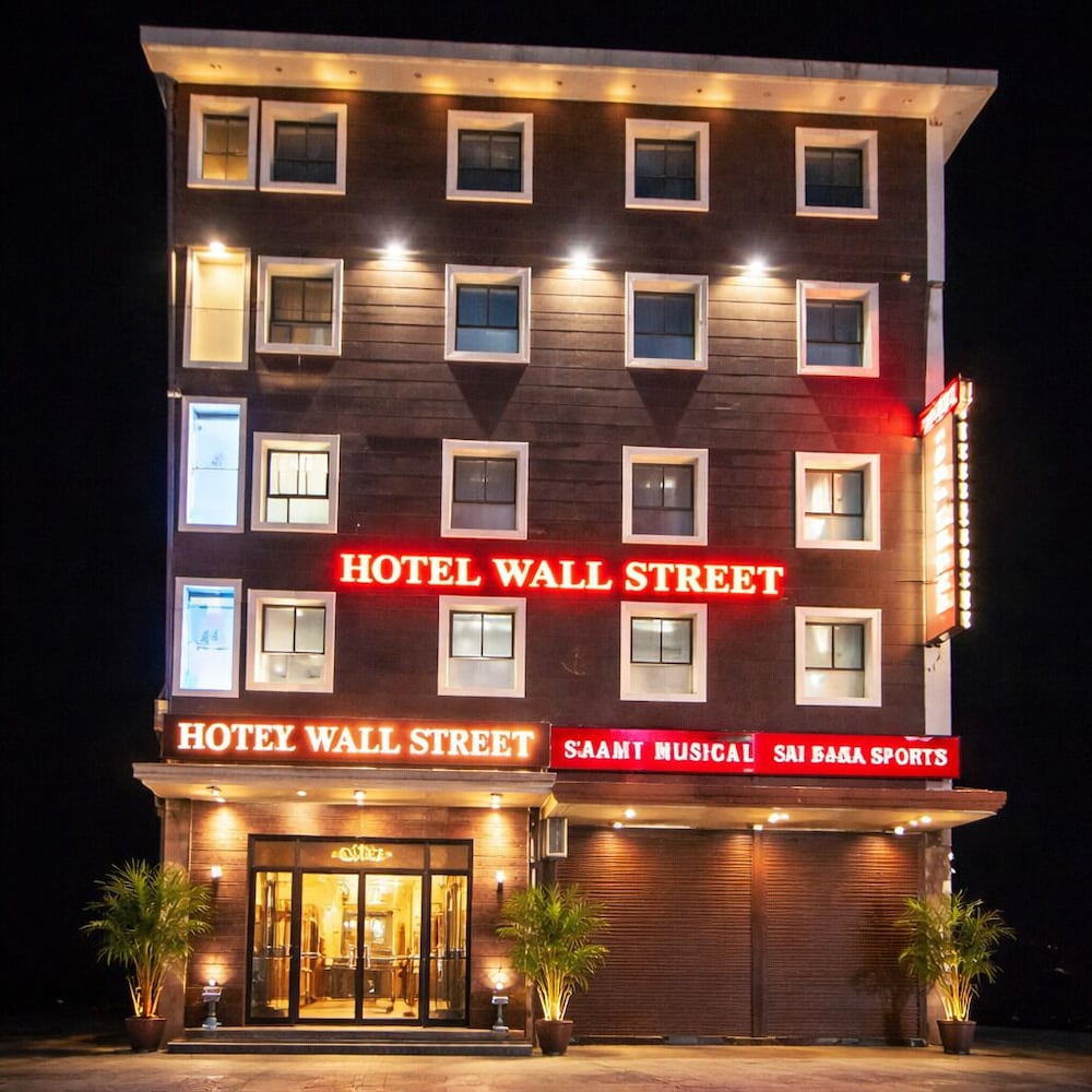 Wall Street by Rivlet