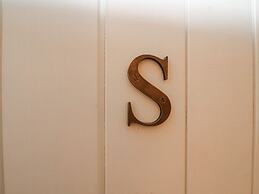 Swallow Studio