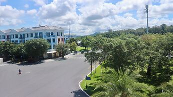 Monstera Hotel and Coffee