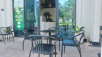 Monstera Hotel and Coffee