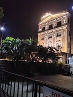Hotel The Rajwada LP