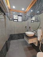 Hotel The Rajwada LP