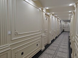 Hotel The Rajwada LP
