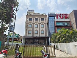 Hotel The Rajwada LP