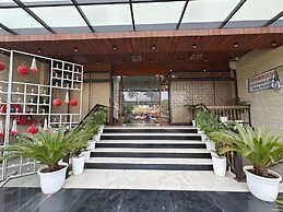 Hotel The Rajwada LP