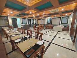Hotel The Rajwada LP