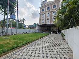Hotel The Rajwada LP