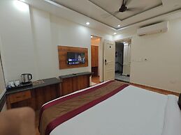 Hotel The Rajwada LP