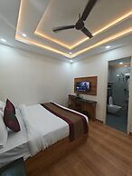 Hotel The Rajwada LP