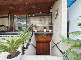 Hotel The Rajwada LP