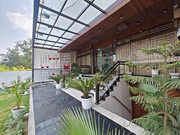 Hotel The Rajwada LP