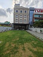 Hotel The Rajwada LP