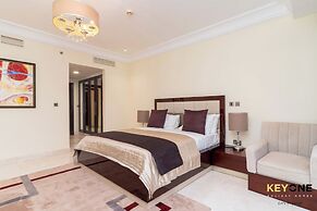 Grandeur 2BR Small Room & Beach Access