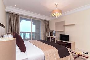 Grandeur 2BR Small Room & Beach Access
