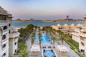 Grandeur 2BR Small Room & Beach Access