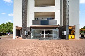 Bright 1-bed Apartment With Balcony