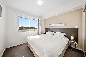 Bright 1-bed Apartment With Balcony