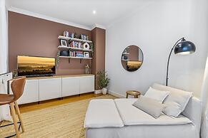 Spacious Family Home With Balcony in Pascoe Vale
