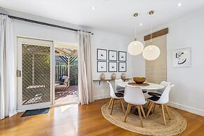 Spacious Family Home With Balcony in Pascoe Vale