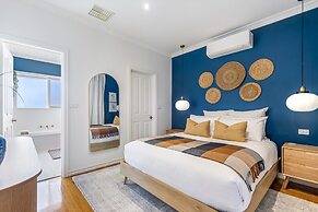 Spacious Family Home With Balcony in Pascoe Vale